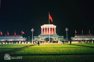 Ba Dinh Square and Ho Chi Minh Mausoleum at night - Hanoi tour