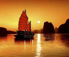 Charming sunset in Halong Bay - Short trip from Hanoi