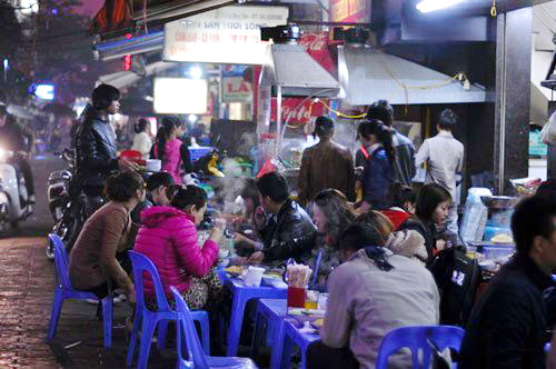 Cam Chi Specialty Food Street - Things to do in Hanoi