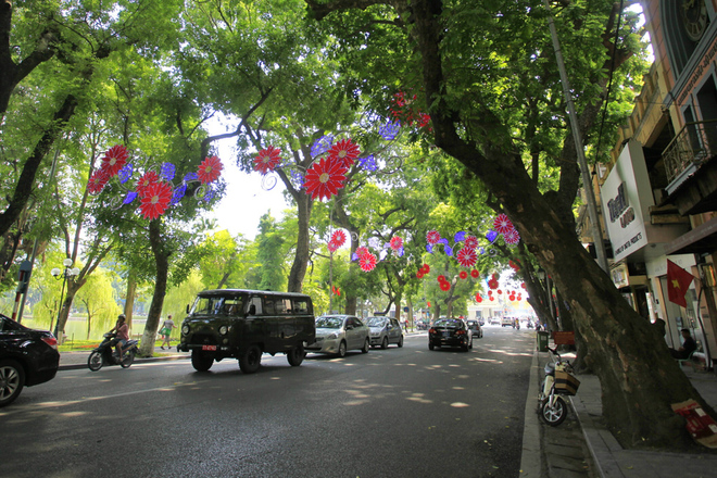 EH-Prerparing-for-60th-liberation-day-Hanoi-city-tour-4