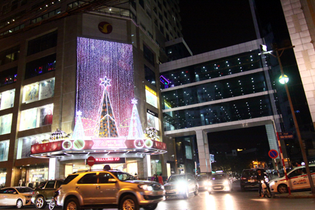 EH-Hanoi-prepares-for-Christmas-2014-12