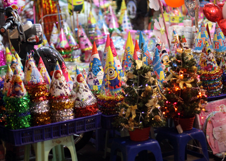 EH-Hanoi-prepares-for-Christmas-2014-17