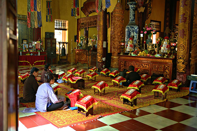 Quan Su Pagoda Hanoi - Hanoi motorbike tour