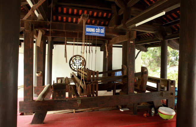Old looms from early 19th century - Hanoi day trip