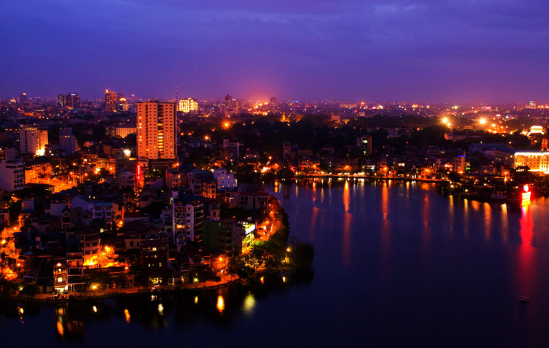 Sparkling West Lake at Night - Hanoi city tour